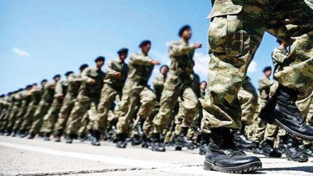 Astsubay emeklilik yaşı 60’a çıkıyor