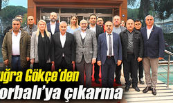 Parti binasını ve belediyeyi ziyaret etti