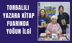 İzmir Kitap Fuarı’nda okuyucuları ile buluştu