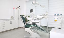 Antalya’da Ağız ve Diş Sağlığında Gündem Değişiyor: Çocuk Diş Hekimliği ve İmplant Tedavilerinde Yoğunluk