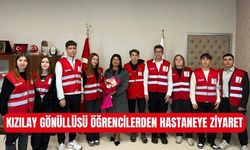 Kızılay Gönüllüsü Öğrencilerden Başhekime Nezaket Ziyareti