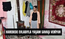 Kağıt Toplayarak Hayata Tutunuyor