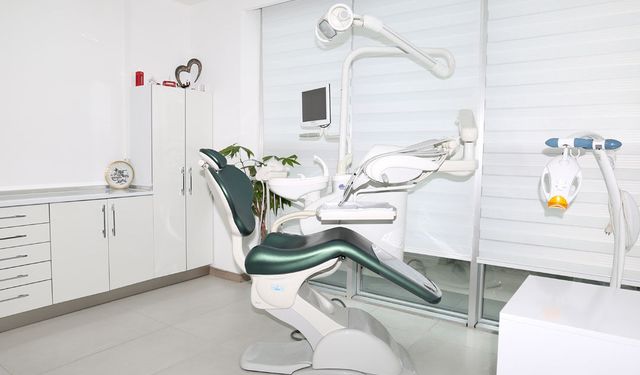 Antalya’da Ağız ve Diş Sağlığında Gündem Değişiyor: Çocuk Diş Hekimliği ve İmplant Tedavilerinde Yoğunluk