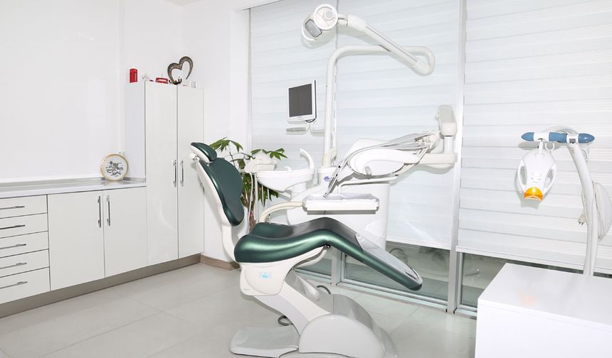 Antalya’da Ağız ve Diş Sağlığında Gündem Değişiyor: Çocuk Diş Hekimliği ve İmplant Tedavilerinde Yoğunluk